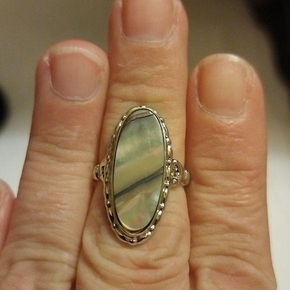 Vintage Mother of Pearl elongated set in silver plated Ring size 5 - Picture 2 of 9